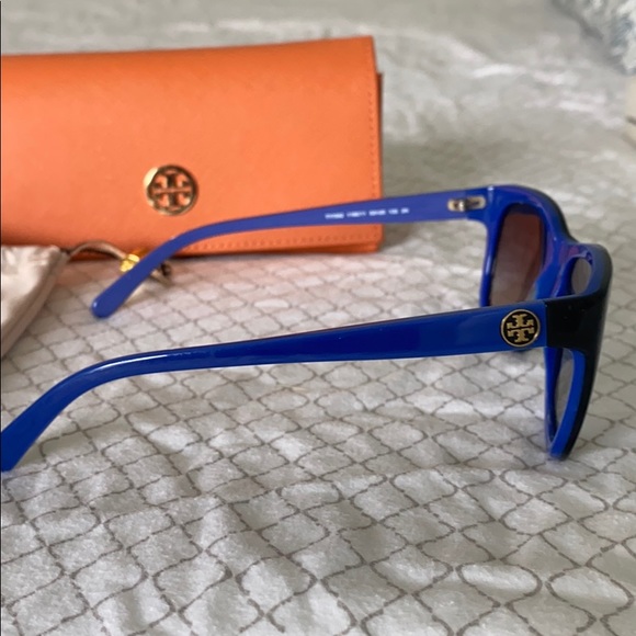 Tory Burch - Sunglass - Picture 3 of 4